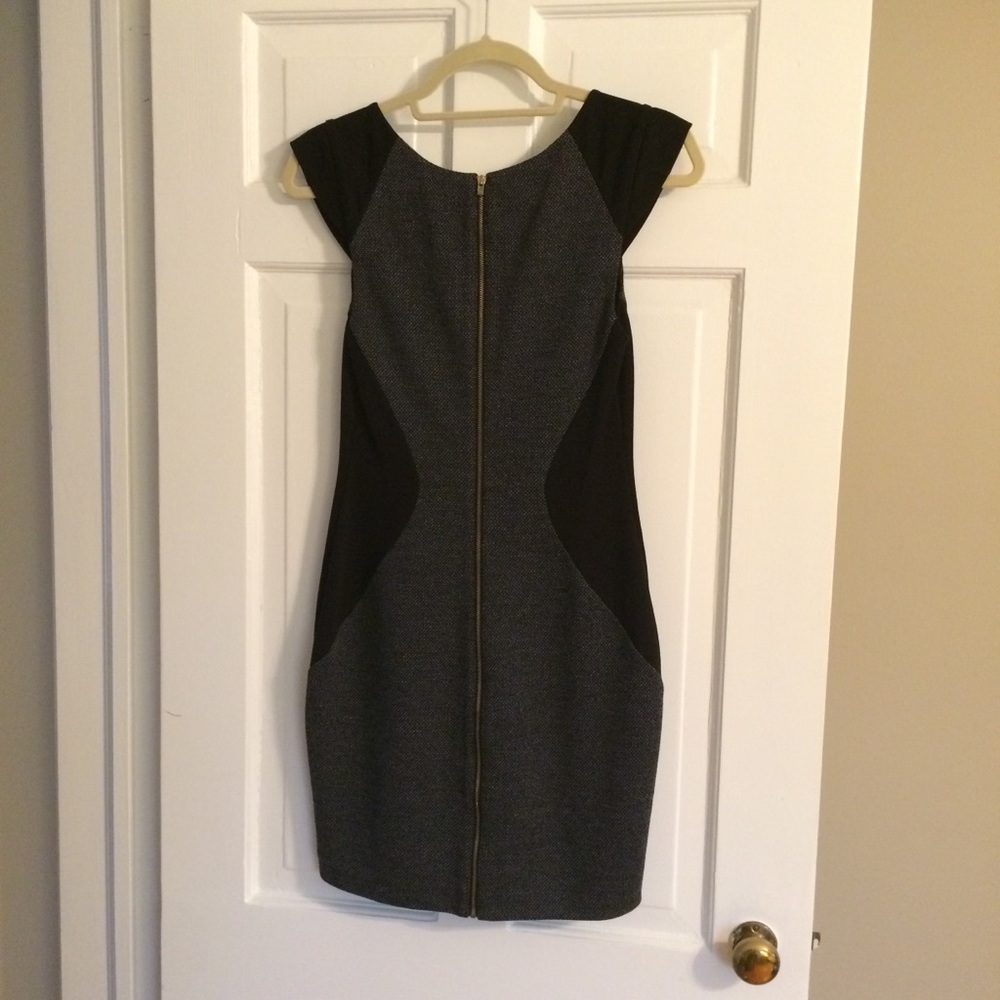 Express Color Block Dress - Picture 2 of 4